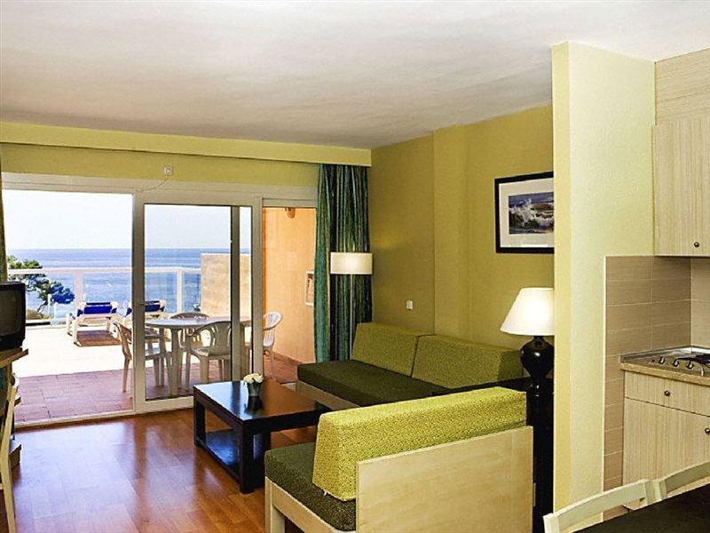 Universal Aparthotel Don Camilo Sant Elm Exteriör bild