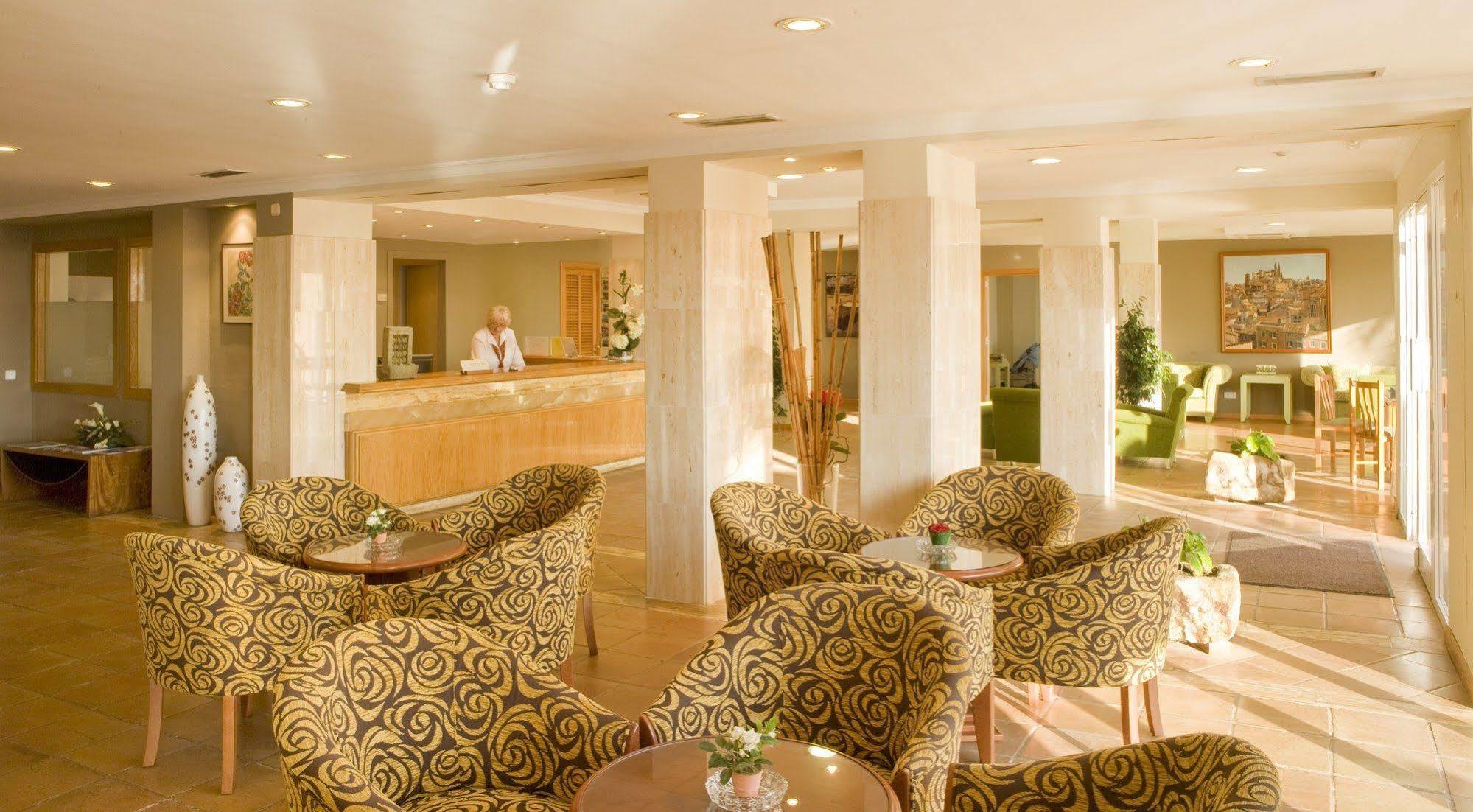 Universal Aparthotel Don Camilo Sant Elm Exteriör bild